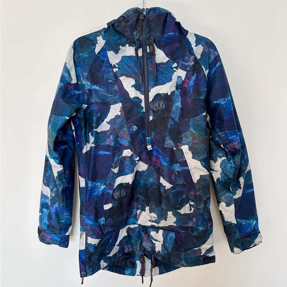 Armada Saint pullover jacket in Ocean Lava (blue / pink / white), size women’s S